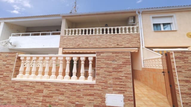 3 makuuhuone Omakotitalo myytävänä paikassa Torrevieja - 196 000 € (Ref: 9598468)