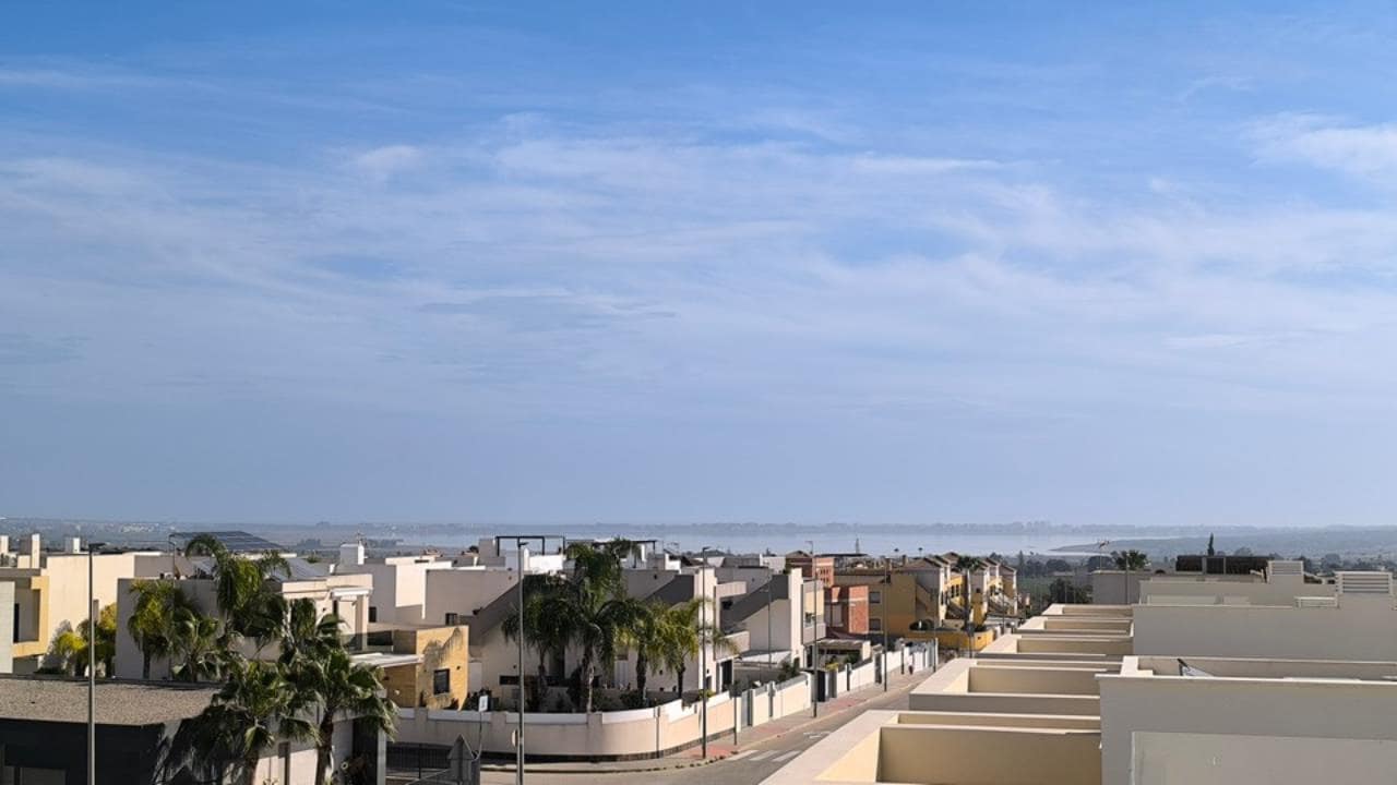 3 makuuhuone Huvila myytävänä paikassa Los Montesinos mukana uima-altaan 
autotalli - 387 500 € (Ref: 9599965)