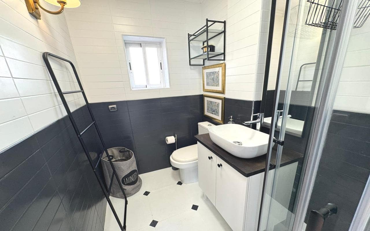 2 bedroom Apartment for sale in Torrevieja with pool garage - € 132,000 (Ref: 9603349)