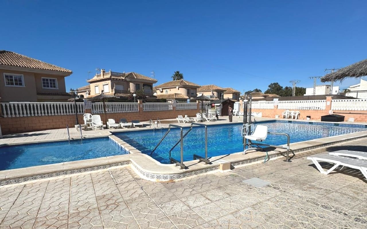 2 bedroom Apartment for sale in Torrevieja with pool garage - € 132,000 (Ref: 9603349)