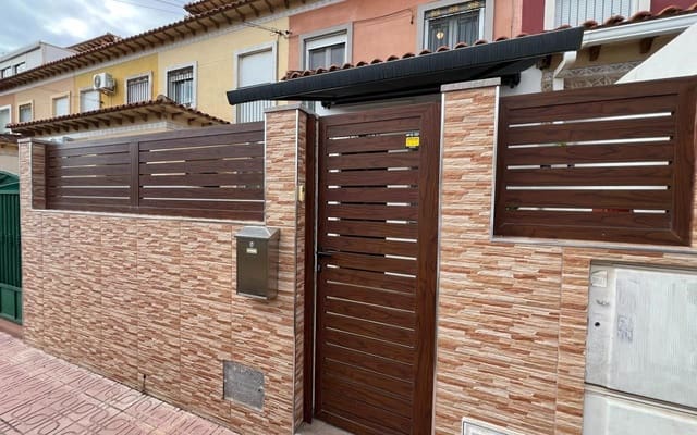 2 makuuhuone Omakotitalo myytävänä paikassa Torrevieja mukana uima-altaan - 154 900 € (Ref: 9606384)