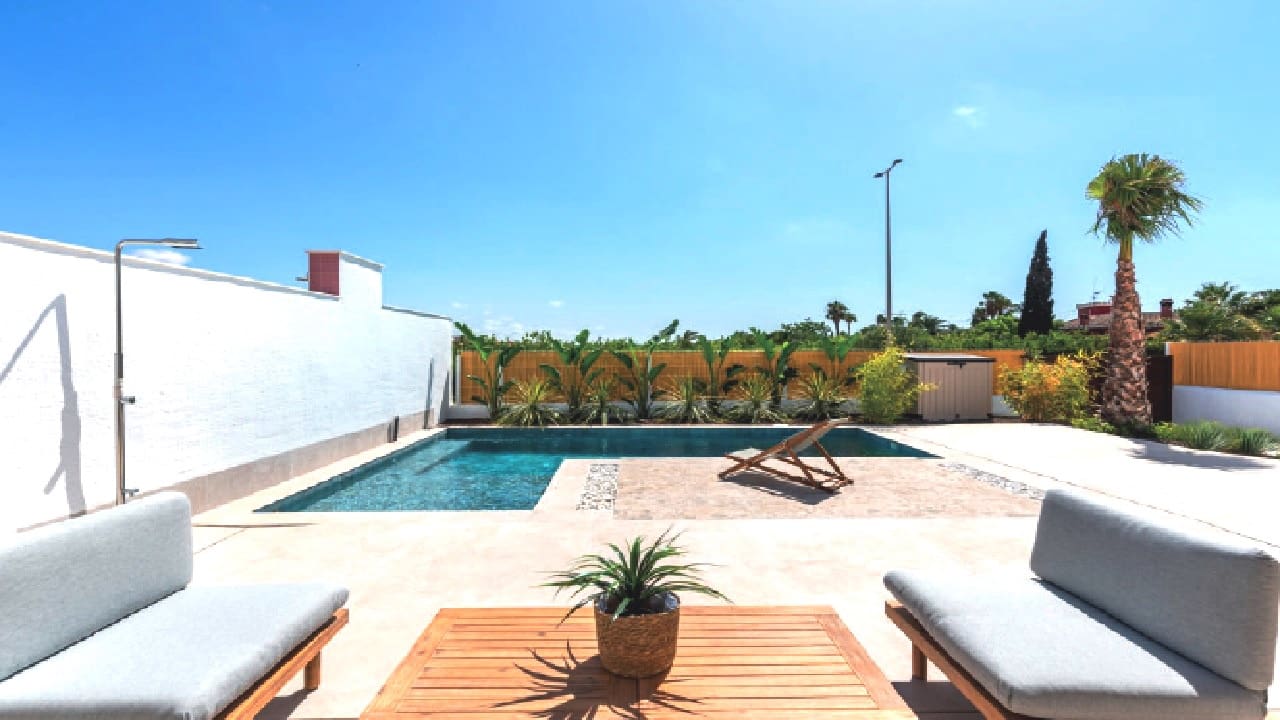 3 bedroom Villa for sale in Dolores with pool garage - € 259,900 (Ref: 9610353)