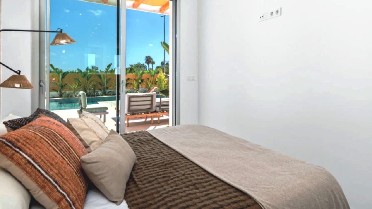 3 bedroom Villa for sale in Dolores with pool garage - € 259,900 (Ref: 9610353)