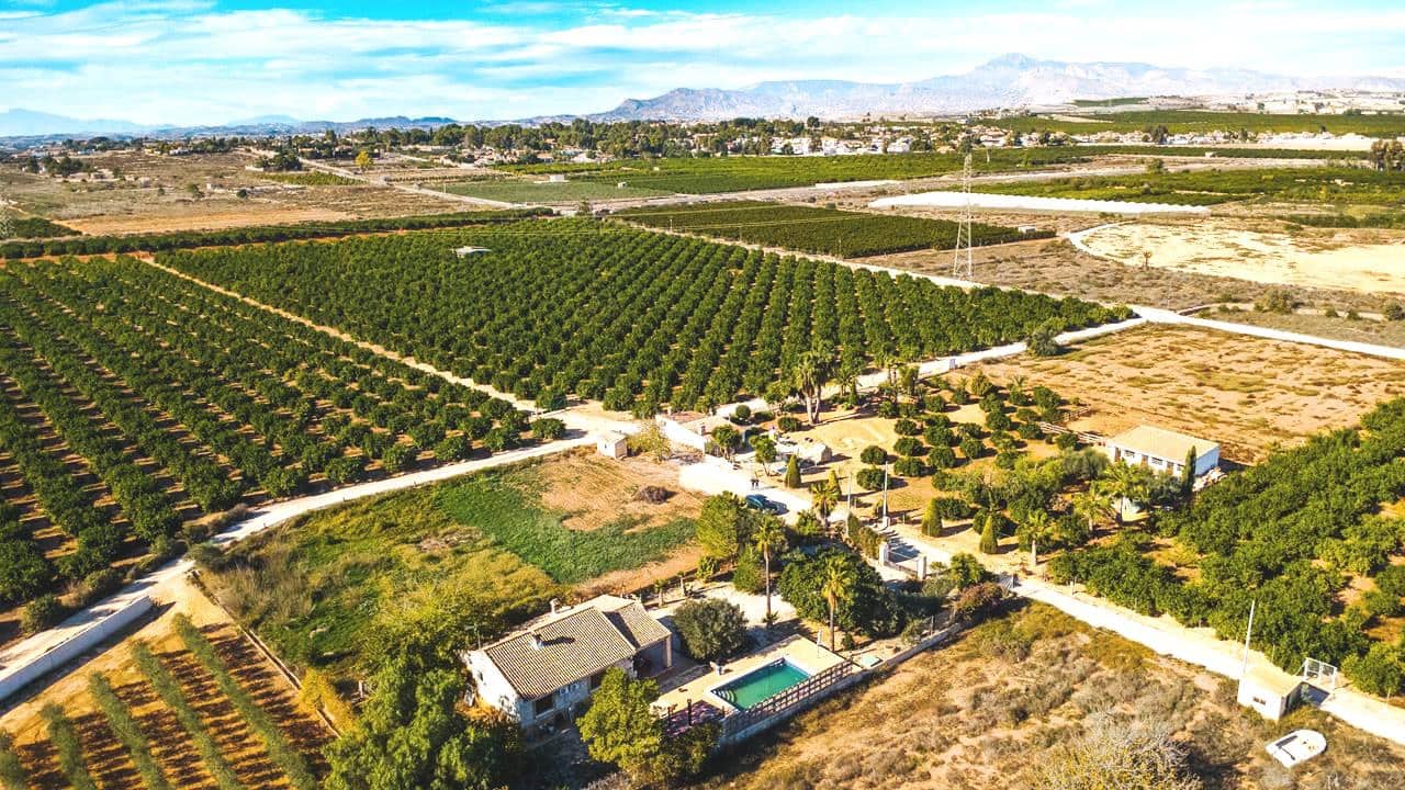 2 sypialnia Finka/Dom wiejski na sprzedaż w Fortuna z basenem garażem - 159 999 € (Ref: 9610644)