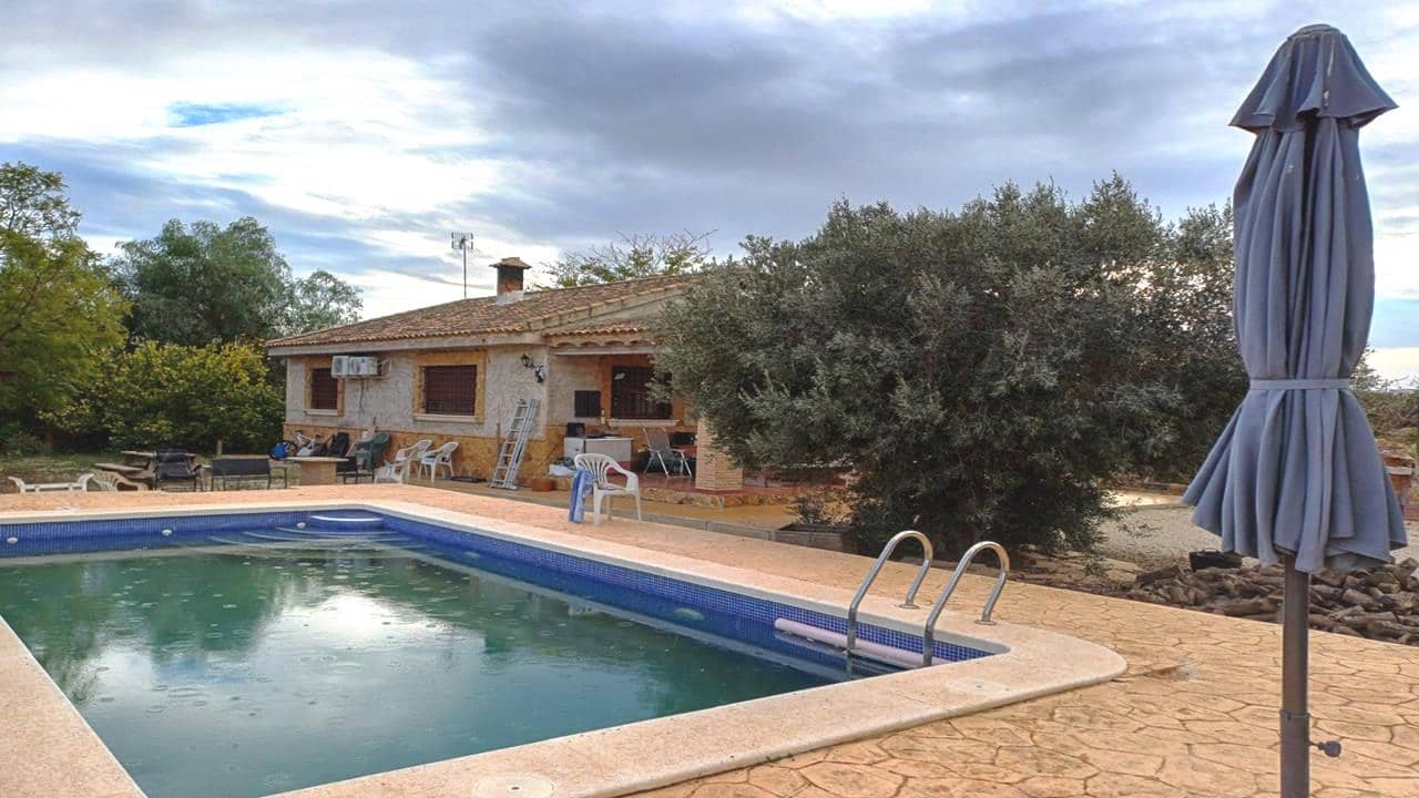 2 sypialnia Finka/Dom wiejski na sprzedaż w Fortuna z basenem garażem - 159 999 € (Ref: 9610644)