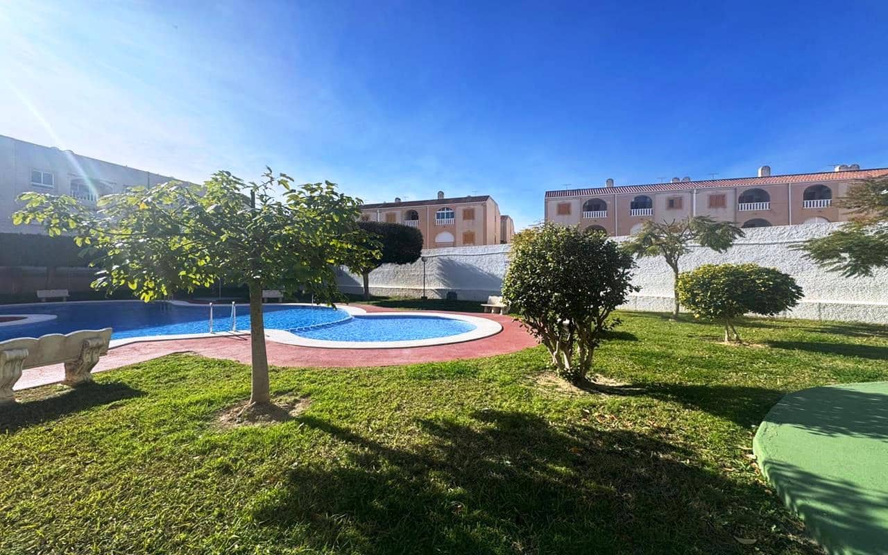 2 slaapkamer Appartement te koop in Torrevieja met zwembad - € 139.990 (Ref: 9618098)
