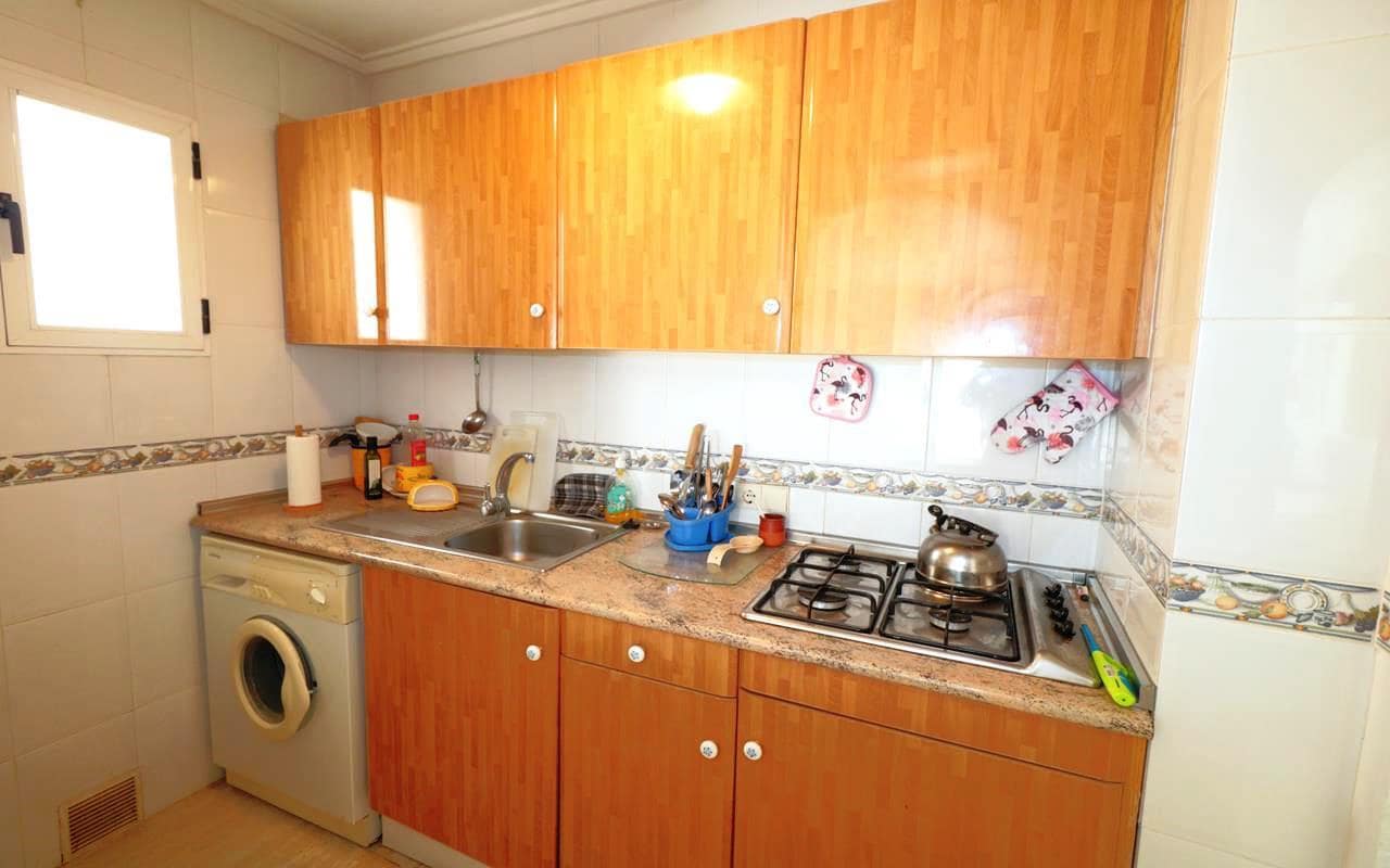 Apartamento de 2 habitaciones en Torrevieja en venta con piscina - 136.500 € (Ref: 9618686)