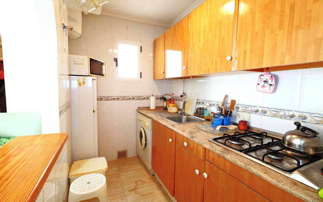 Apartamento de 2 habitaciones en Torrevieja en venta con piscina - 136.500 € (Ref: 9618686)