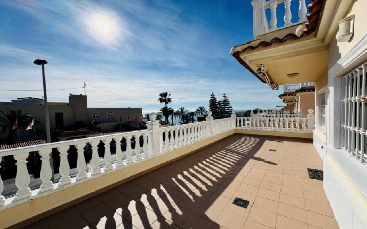 5 camera da letto Villa in vendita in Torrevieja con piscina garage - 549.000 € (Rif: 9632908)