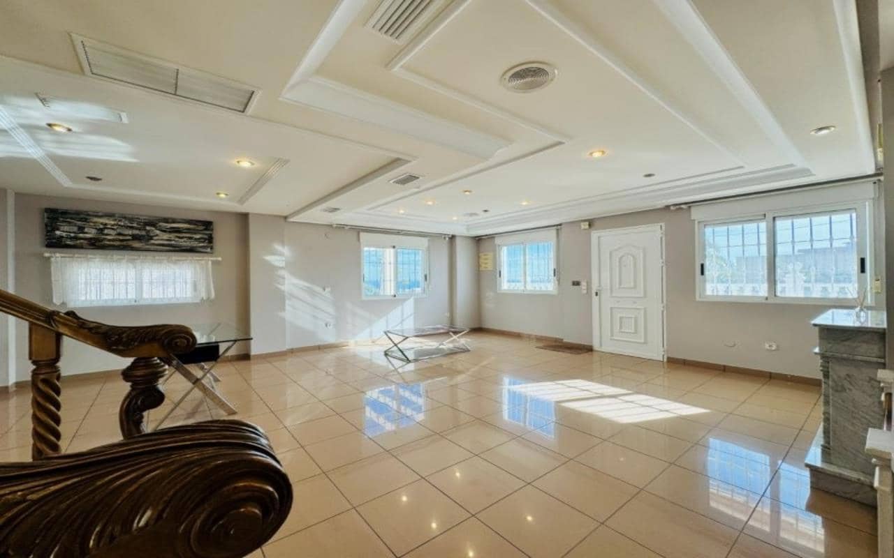 5 camera da letto Villa in vendita in Torrevieja con piscina garage - 549.000 € (Rif: 9632908)