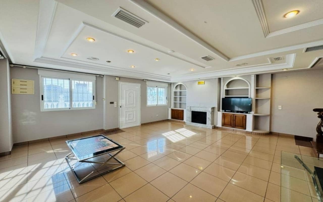 5 camera da letto Villa in vendita in Torrevieja con piscina garage - 549.000 € (Rif: 9632908)