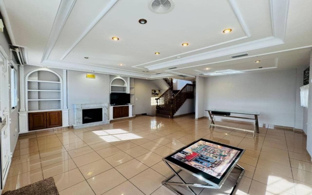 5 camera da letto Villa in vendita in Torrevieja con piscina garage - 549.000 € (Rif: 9632908)