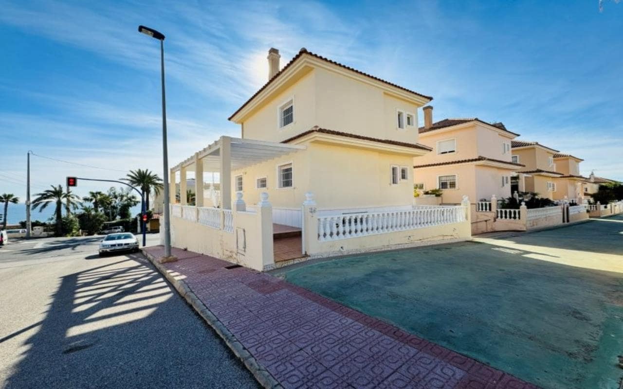 5 camera da letto Villa in vendita in Torrevieja con piscina garage - 549.000 € (Rif: 9632908)