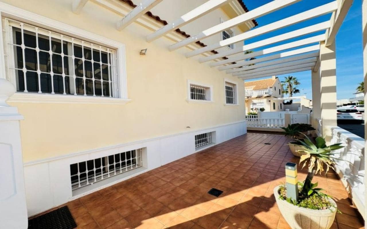 5 camera da letto Villa in vendita in Torrevieja con piscina garage - 549.000 € (Rif: 9632908)