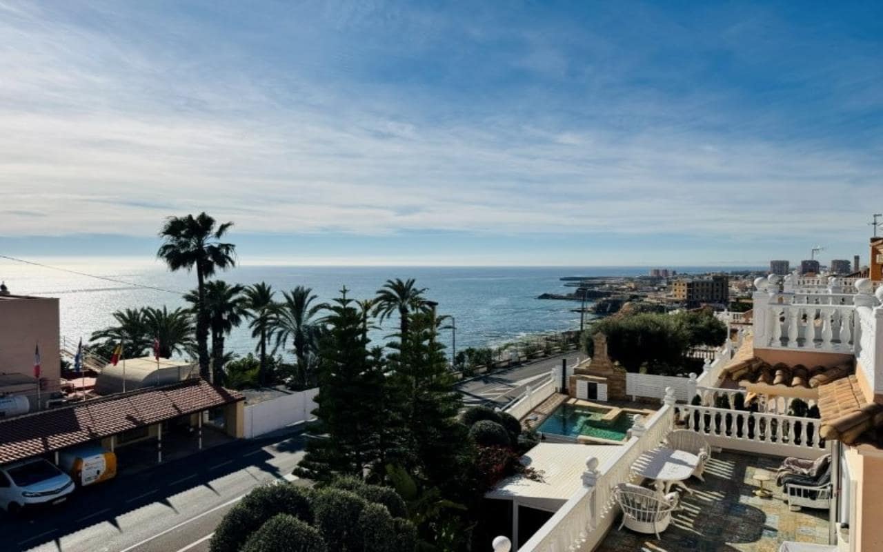 5 camera da letto Villa in vendita in Torrevieja con piscina garage - 549.000 € (Rif: 9632908)