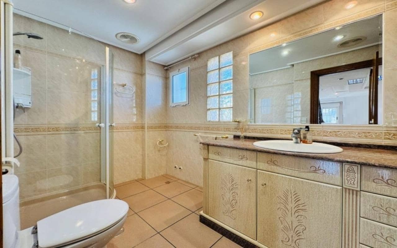 5 camera da letto Villa in vendita in Torrevieja con piscina garage - 549.000 € (Rif: 9632908)