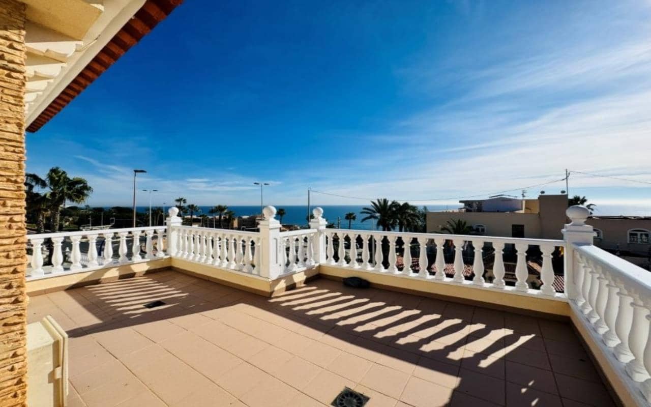 5 camera da letto Villa in vendita in Torrevieja con piscina garage - 549.000 € (Rif: 9632908)