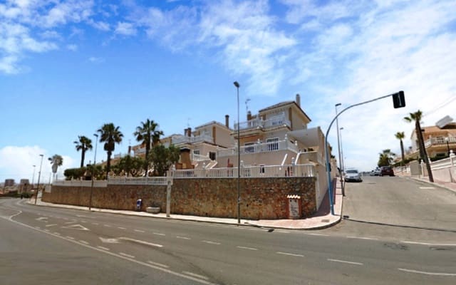 5 camera da letto Villa in vendita in Torrevieja con piscina garage - 549.000 € (Rif: 9632908)