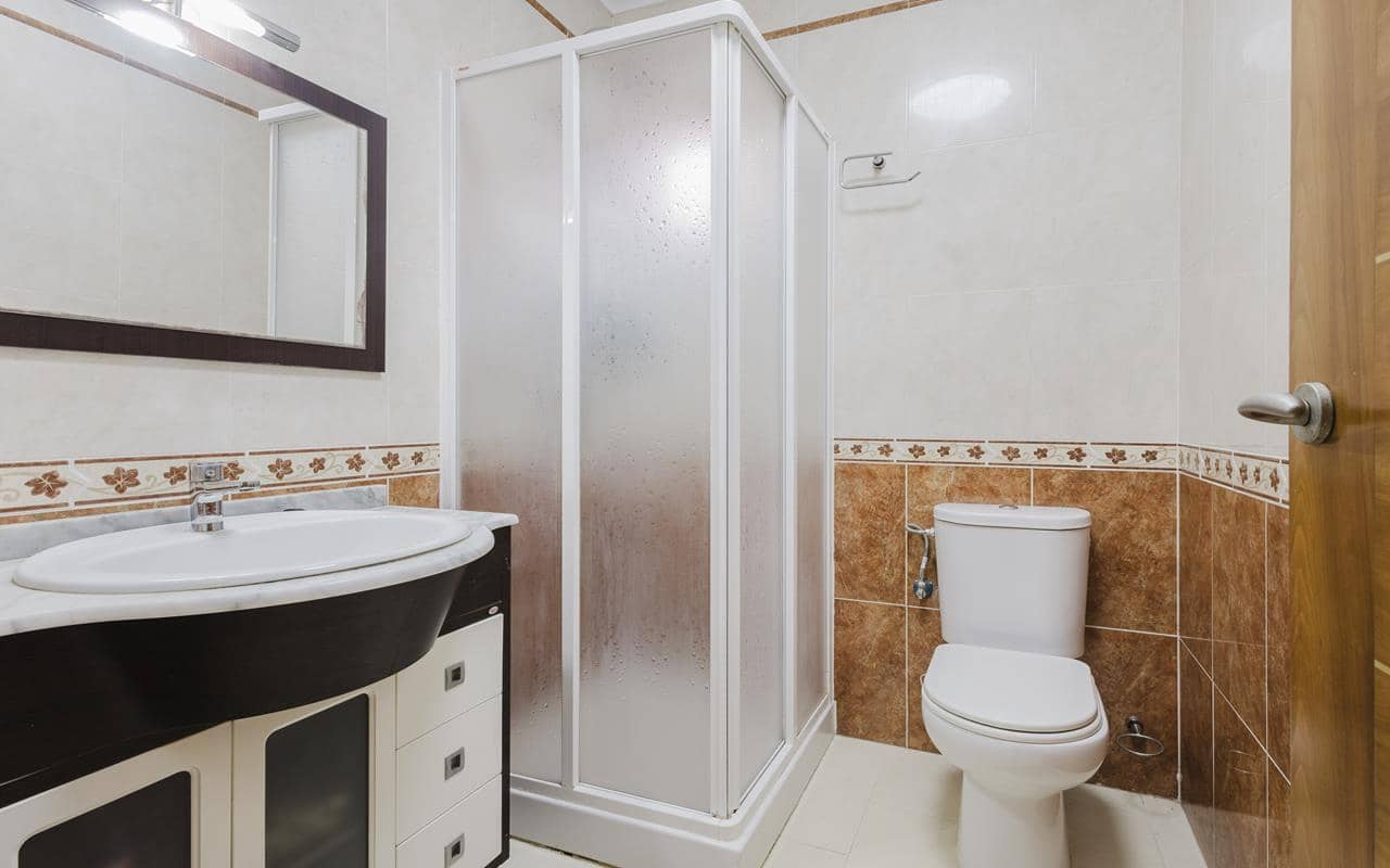 2 slaapkamer Villa te koop in Torrevieja met zwembad garage - € 239.000 (Ref: 9714192)