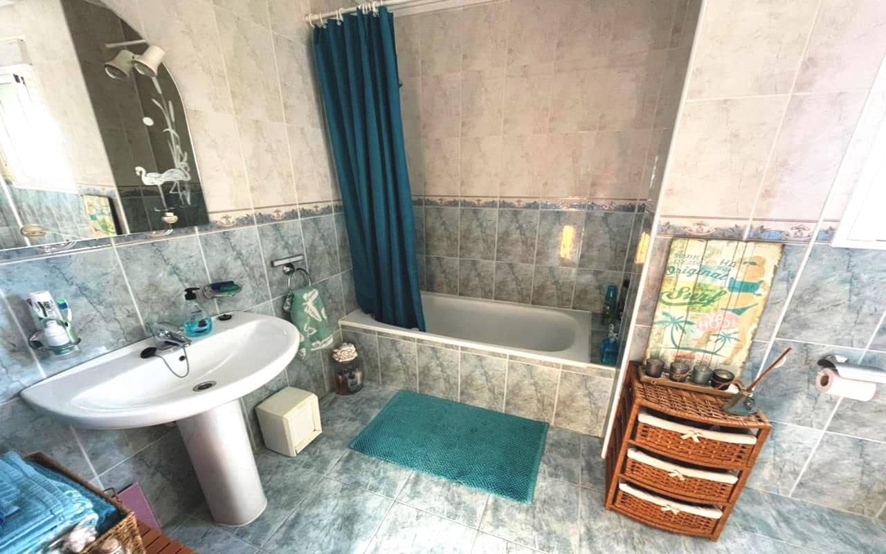 3 bedroom Villa for sale in La Marquesa with pool garage - € 179,900 (Ref: 9720464)