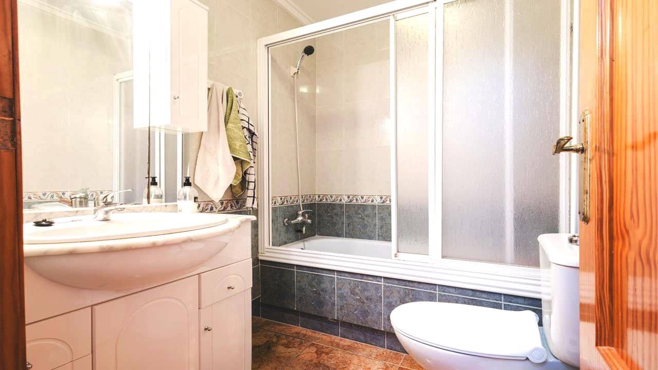 3 sypialnia Apartament na sprzedaż w Torrevieja z garażem - 154 000 € (Ref: 9731235)