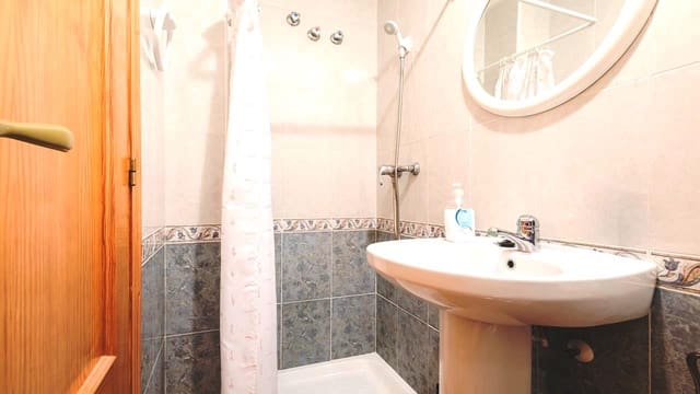 3 soveværelse Lejlighed til salg i Torrevieja med garage - € 154.000 (Ref: 9731235)