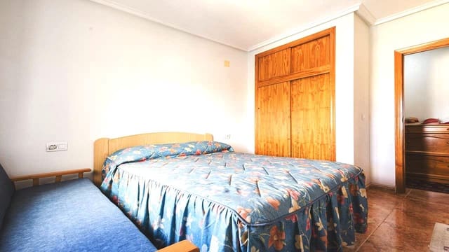 3 soveværelse Lejlighed til salg i Torrevieja med garage - € 154.000 (Ref: 9731235)