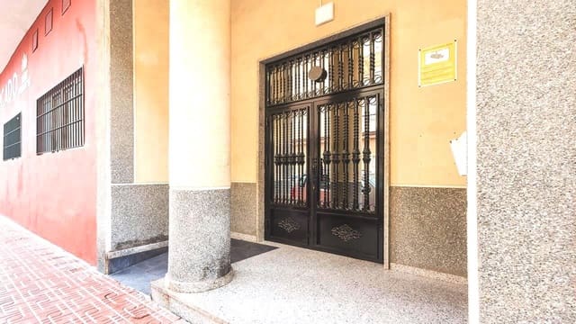 3 soveværelse Lejlighed til salg i Torrevieja med garage - € 154.000 (Ref: 9731235)