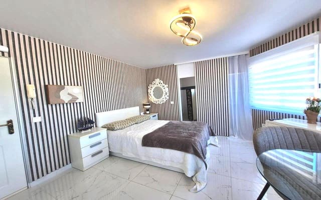 1 bedroom Studio for sale in Torrevieja - € 119,900 (Ref: 9734047)