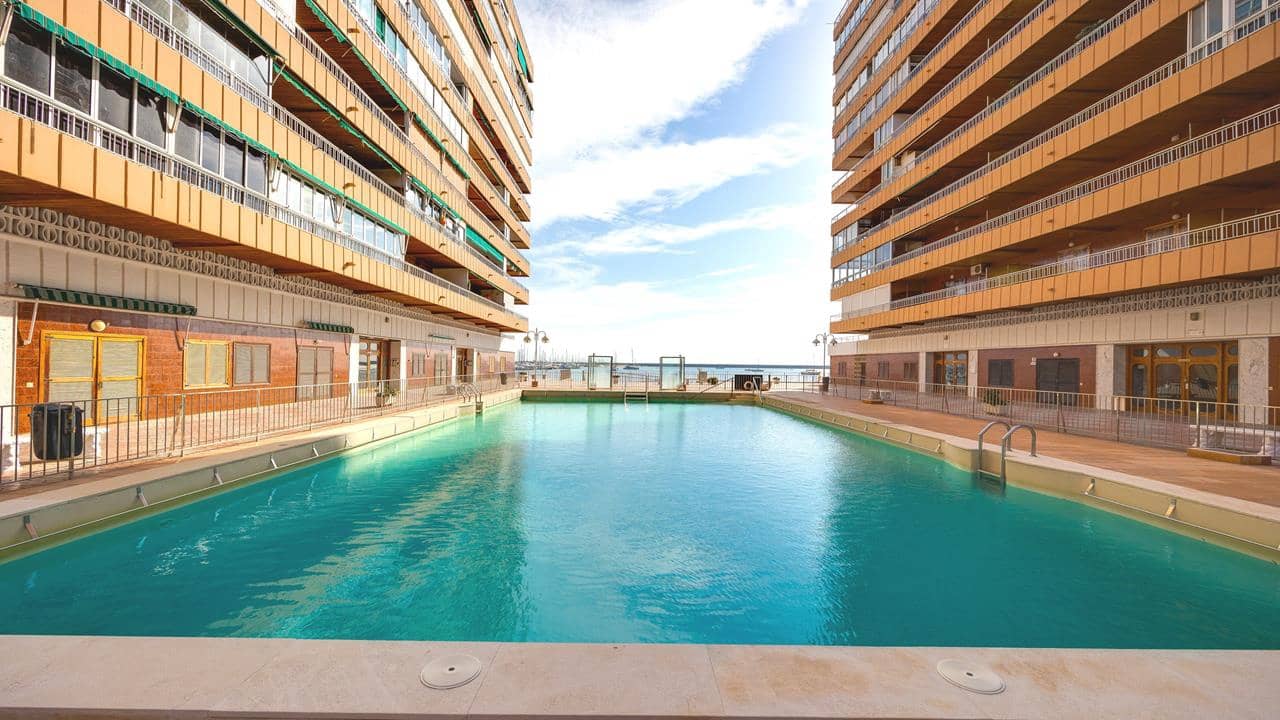 3 Zimmer Apartment zu verkaufen in Torrevieja mit Pool - 329.000 € (Ref: 9736154)