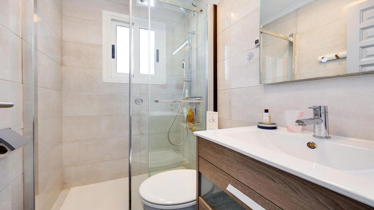 2 Zimmer Villa zu verkaufen in La Marina mit Pool Garage - 239.995 € (Ref: 9737202)