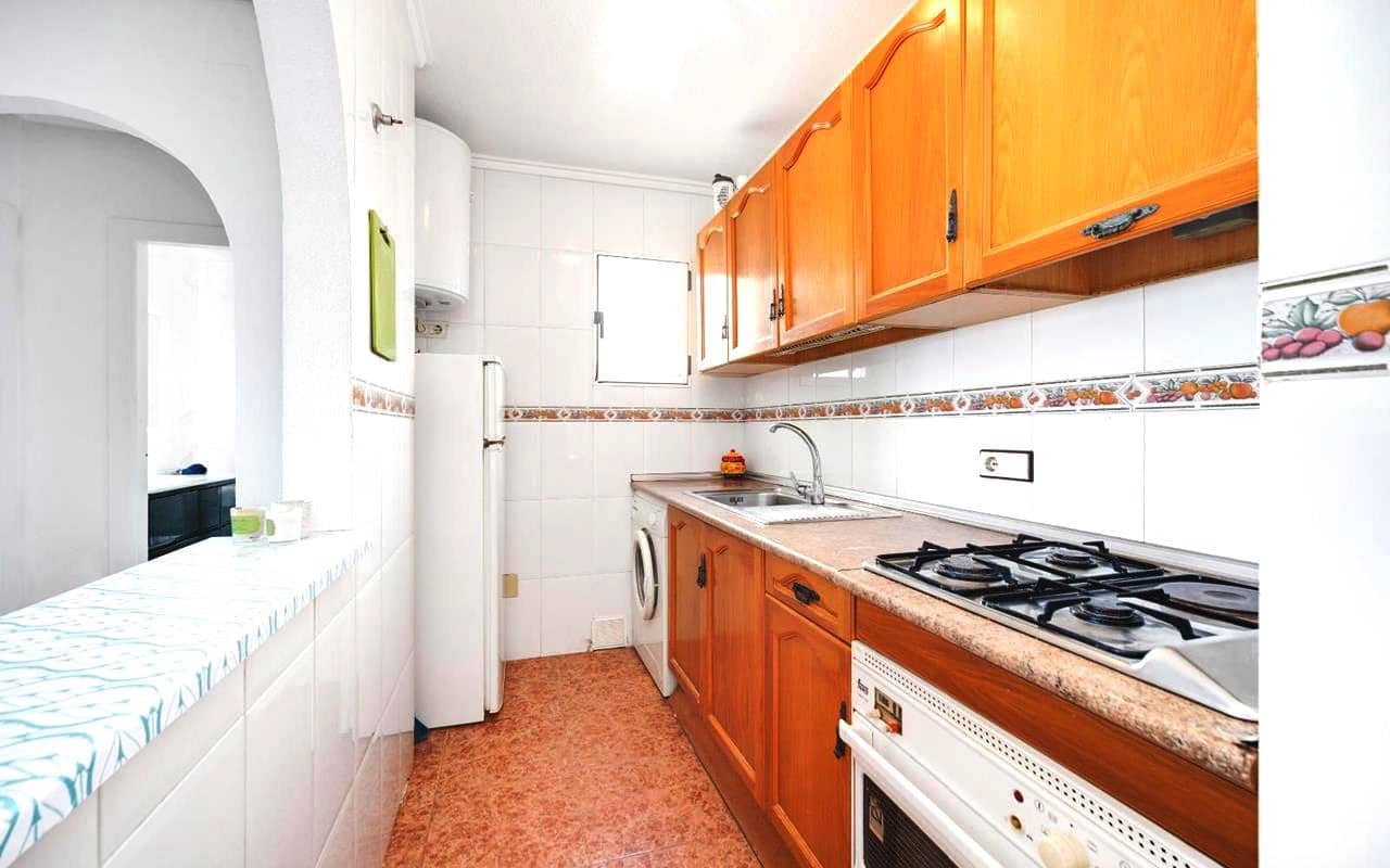 2 bedroom Apartment for sale in Torrevieja with pool garage - € 159,995 (Ref: 9737289)