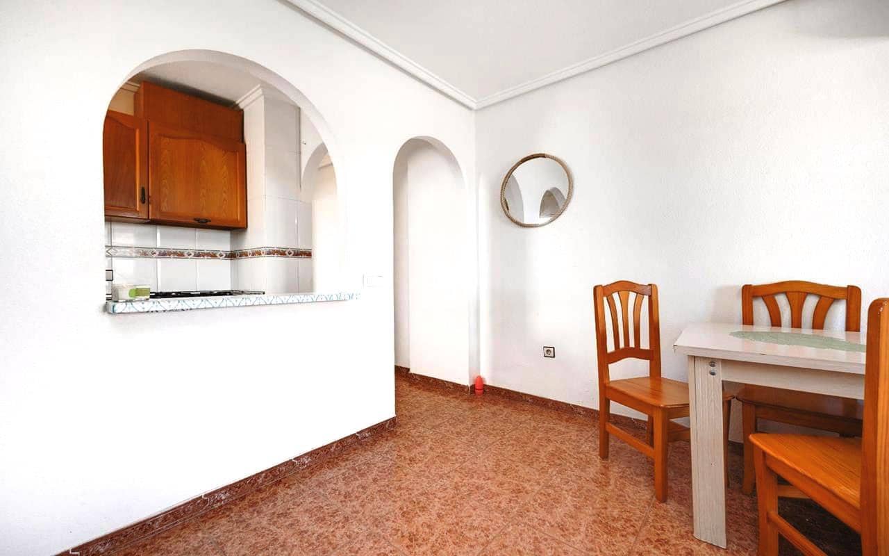 2 bedroom Apartment for sale in Torrevieja with pool garage - € 159,995 (Ref: 9737289)