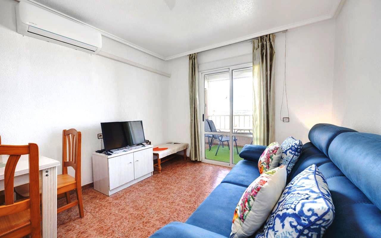 2 bedroom Apartment for sale in Torrevieja with pool garage - € 159,995 (Ref: 9737289)