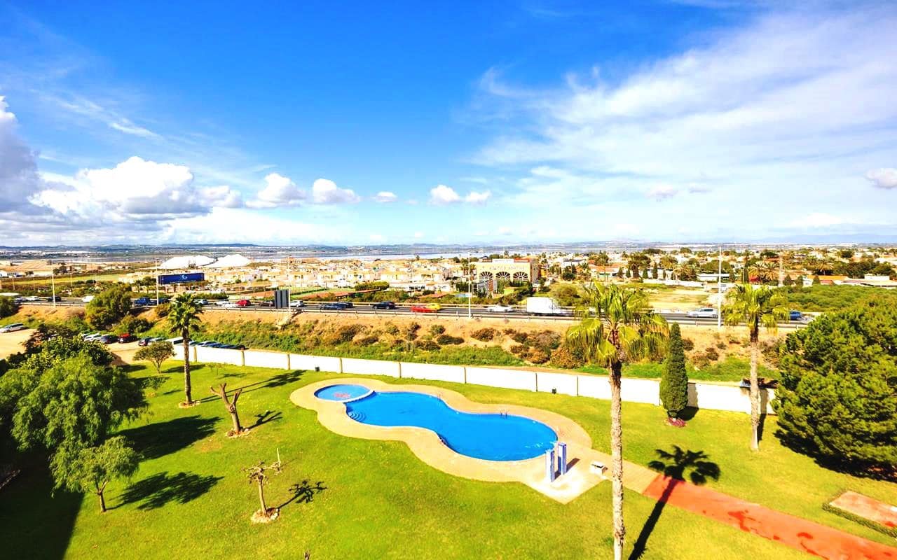2 bedroom Apartment for sale in Torrevieja with pool garage - € 159,995 (Ref: 9737289)