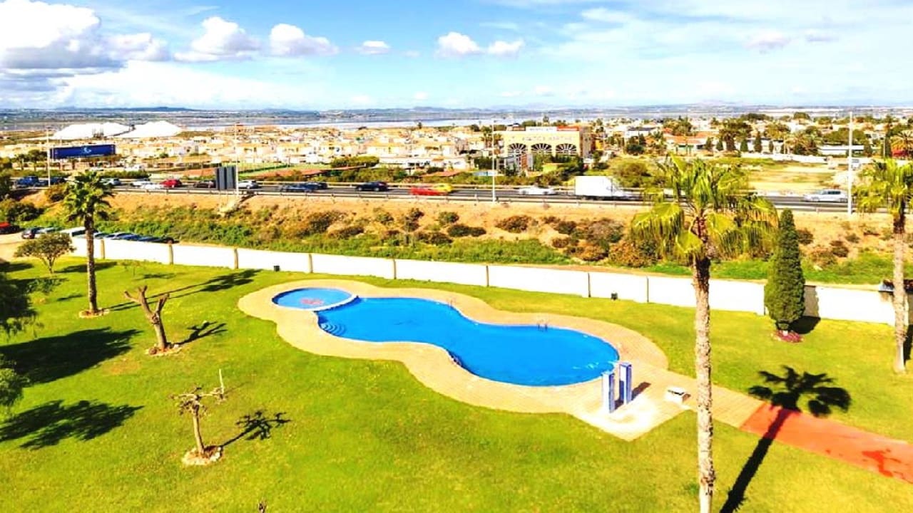 2 bedroom Apartment for sale in Torrevieja with pool garage - € 159,995 (Ref: 9737289)