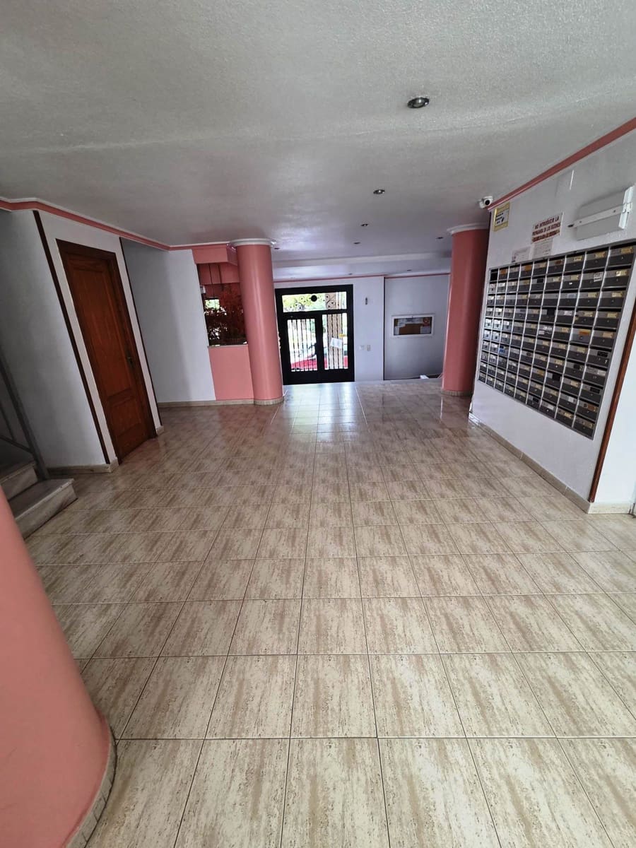 3 makuuhuone Kattohuoneisto myytävänä paikassa Torrevieja mukana uima-altaan 
autotalli - 155 000 € (Ref: 9747088)