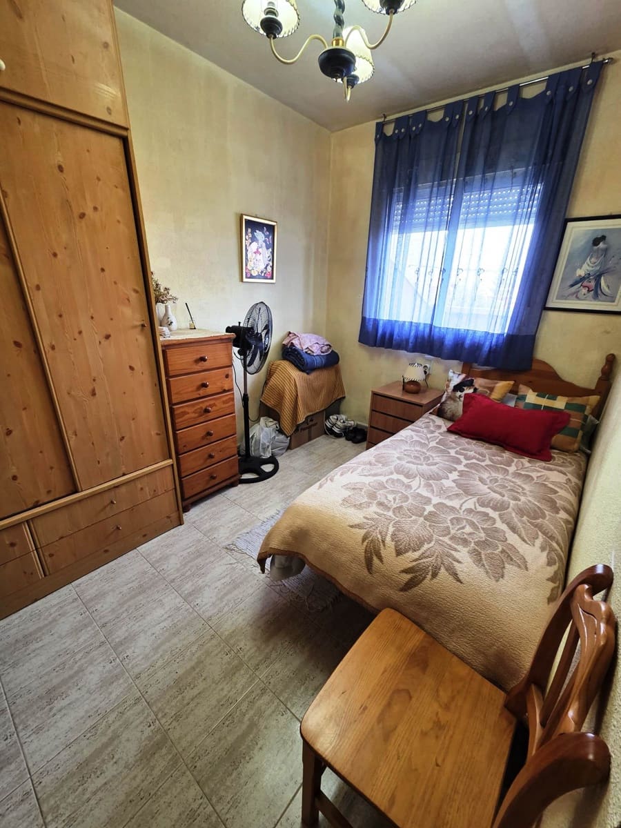 3 makuuhuone Kattohuoneisto myytävänä paikassa Torrevieja mukana uima-altaan 
autotalli - 155 000 € (Ref: 9747088)