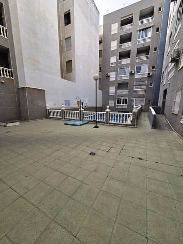 3 makuuhuone Kattohuoneisto myytävänä paikassa Torrevieja mukana uima-altaan 
autotalli - 155 000 € (Ref: 9747088)