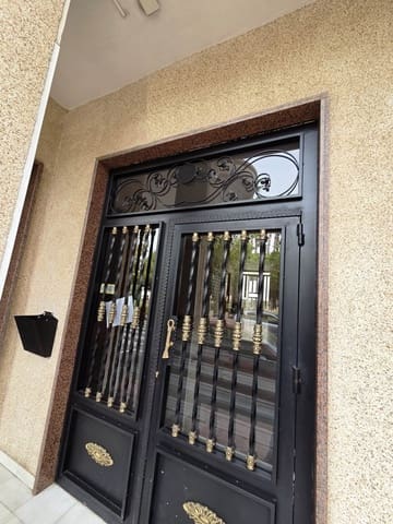 3 makuuhuone Kattohuoneisto myytävänä paikassa Torrevieja mukana uima-altaan 
autotalli - 155 000 € (Ref: 9747088)