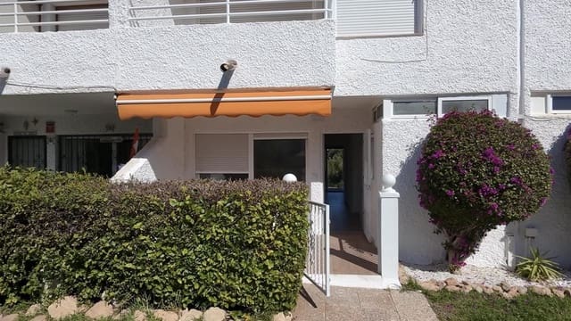 Bungalow de 2 habitaciones en Villamartin, Orihuela en venta - 225.000 € (Ref: 9747511)