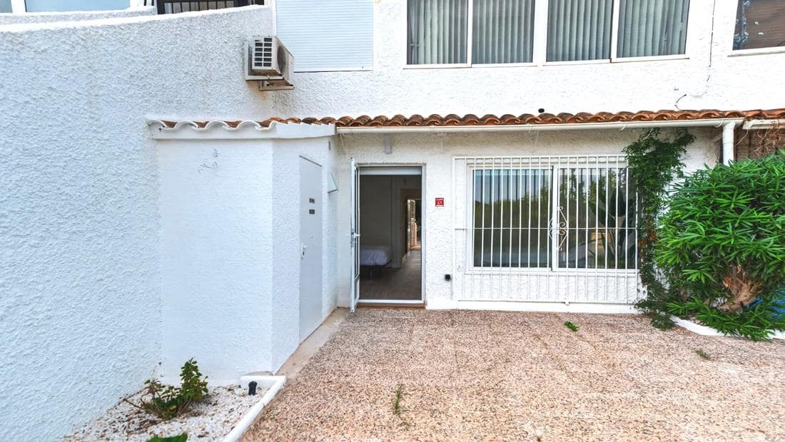 2 bedroom Bungalow for sale in Villamartin - € 199,000 (Ref: 9747511)