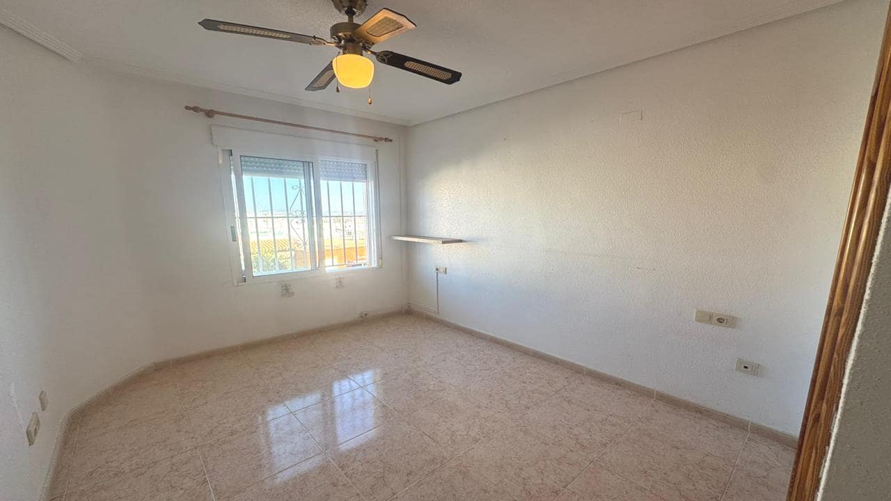2 soverom Leilighet til salgs i Torrevieja med svømmebasseng garasje - € 159 990 (Ref: 9751448)