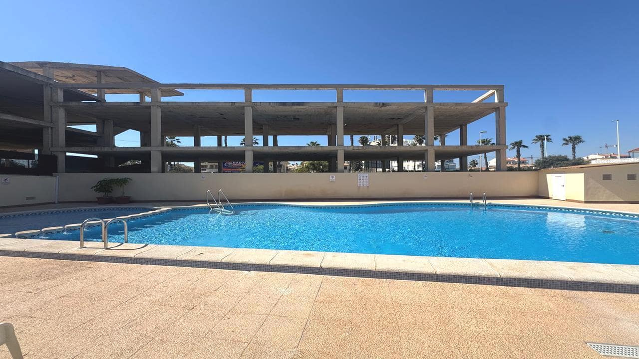2 soverom Leilighet til salgs i Torrevieja med svømmebasseng garasje - € 159 990 (Ref: 9751448)
