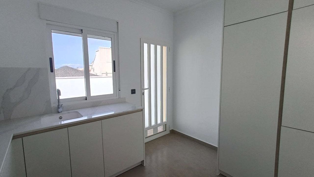 2 soverom Villa til salgs i Lo Crispin med svømmebasseng garasje - € 242 900 (Ref: 9753592)