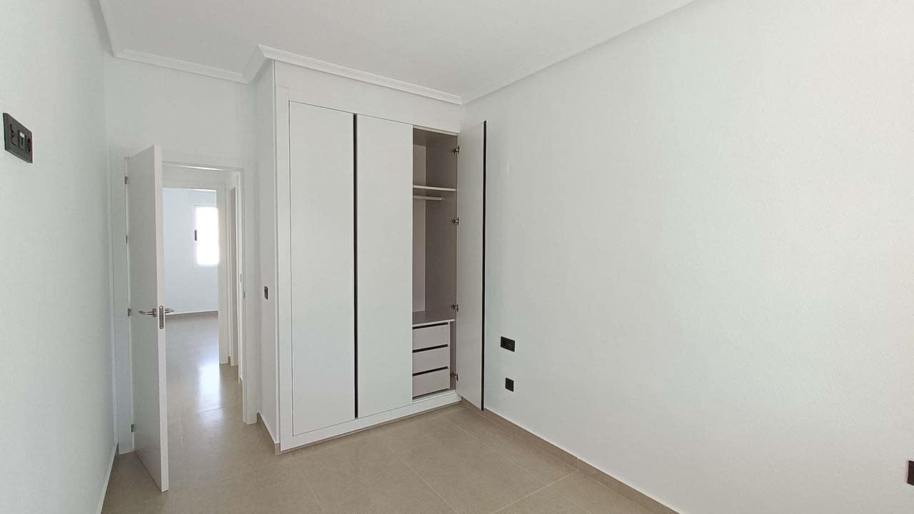 2 soverom Villa til salgs i Lo Crispin med svømmebasseng garasje - € 242 900 (Ref: 9753592)