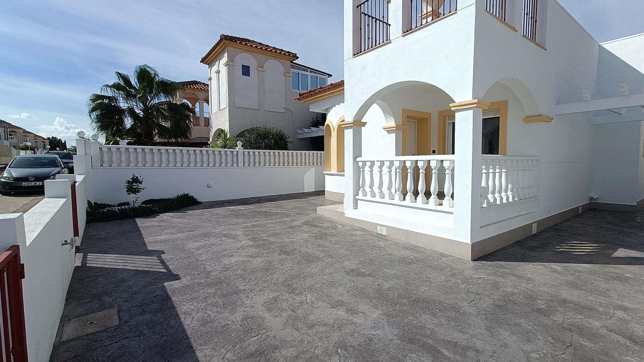 2 soverom Villa til salgs i Lo Crispin med svømmebasseng garasje - € 242 900 (Ref: 9753592)