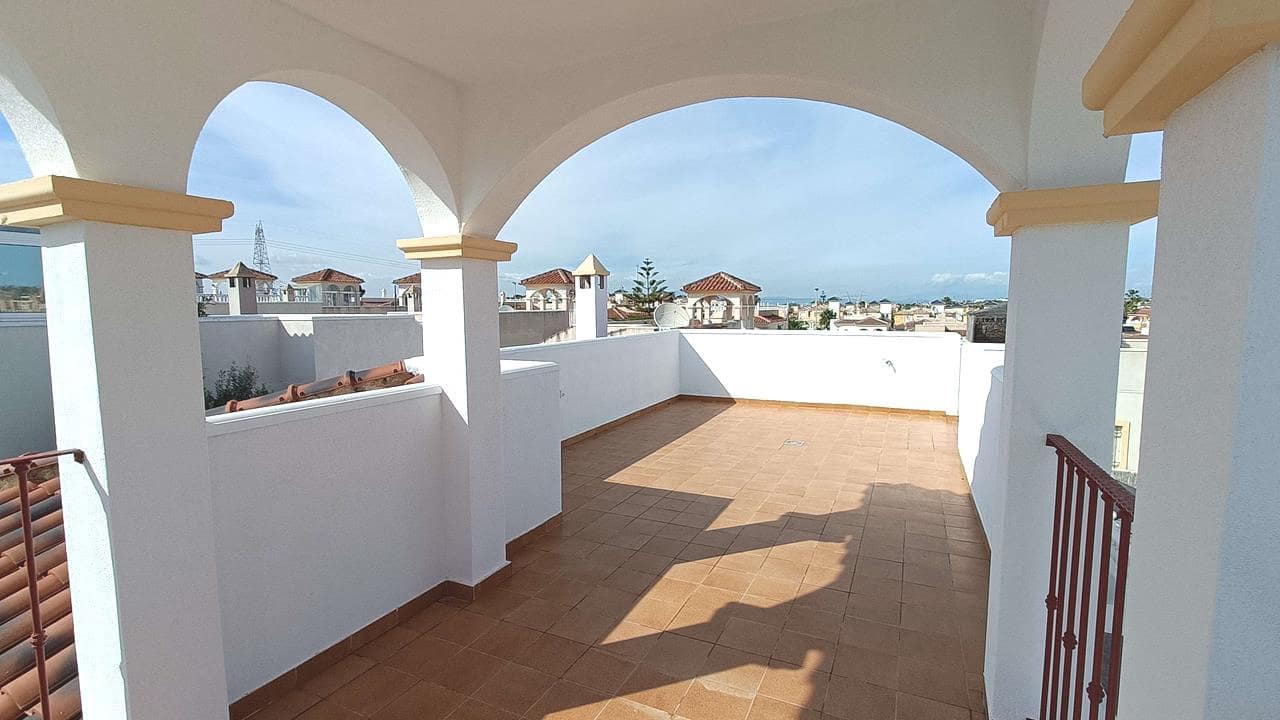 2 soverom Villa til salgs i Lo Crispin med svømmebasseng garasje - € 242 900 (Ref: 9753592)