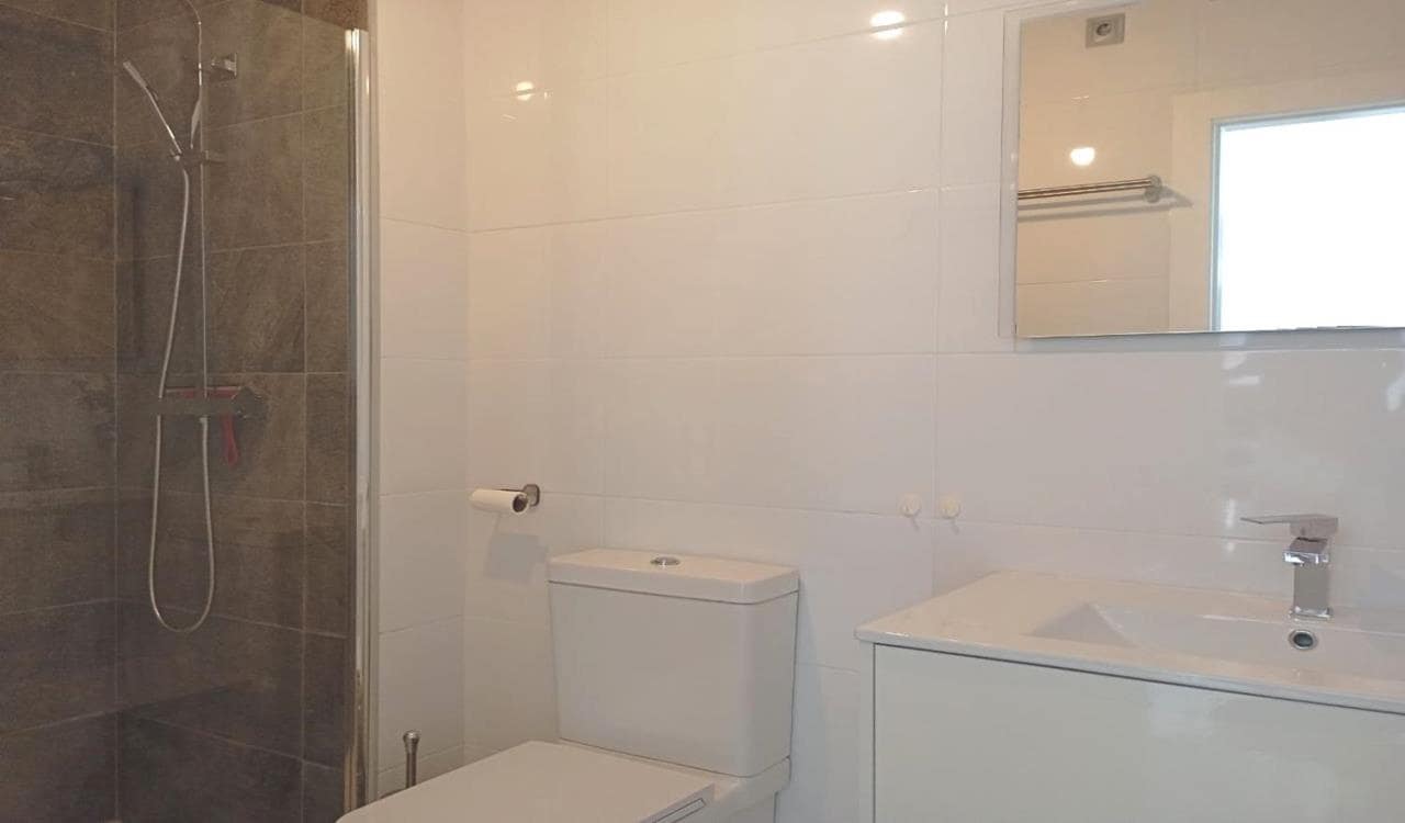 3 makuuhuone Huvila myytävänä paikassa Daya Vieja mukana uima-altaan 
autotalli - 295 000 € (Ref: 9753752)