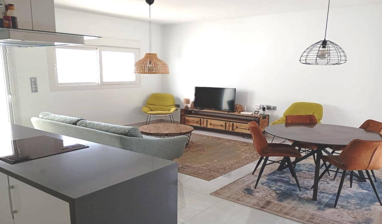 3 makuuhuone Huvila myytävänä paikassa Daya Vieja mukana uima-altaan 
autotalli - 295 000 € (Ref: 9753752)